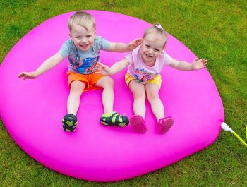Gaby Alex and Mommy playing with Giant Water Balloon