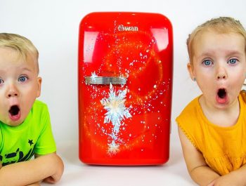 Gaby and Alex Playing with Magic Toy Refrigerator