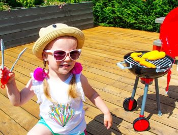 Gaby in Pretend Cooking Story with BBQ Grill Toy