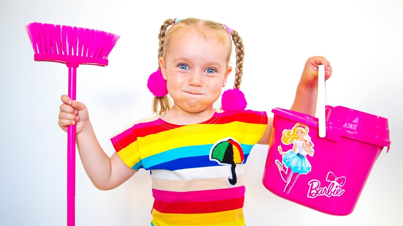 Gaby Little Helper! Kids Pretend Play with Cleaning Toys