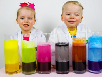 Gaby and Alex doing Lava Lamp Science Experiment and Learns colors