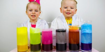 Gaby and Alex doing Lava Lamp Science Experiment and Learns colors