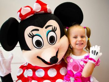 Gaby Pretend Play with Minnie Mouse Toys