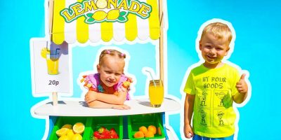 Gaby and Alex Pretend Play with Lemonade Stand