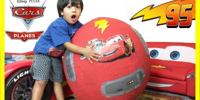 GIANT Lightning McQueen Egg Surprise with 100+ Disney Cars Toys