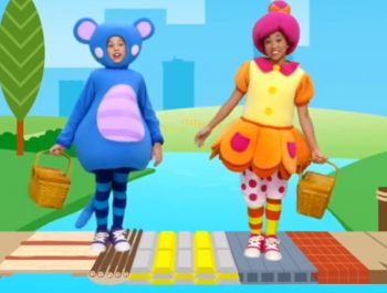 London Bridge is Falling Down | Nursery Rhymes from Mother Goose Club! Kids Play Video | Children