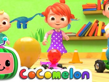 Toy Balloon Car Race | Cocomelon (ABCkidTV) Nursery Rhymes & Kids Songs