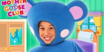 Putting On My Clothes | Costume Dress Up Game | Mother Goose Club Songs for Children