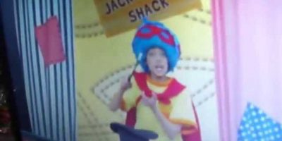 M4V09223.. yue watching mother goose club