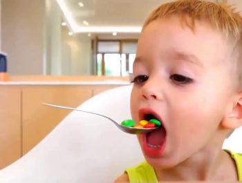 Funny Kids Against Johnny Johnny Ghost Songs nursery rhyme and learn colors for children