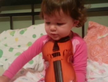 Toddler Singing & Playing Violin “Twinkle Twinkle Little Star” – 2 years old