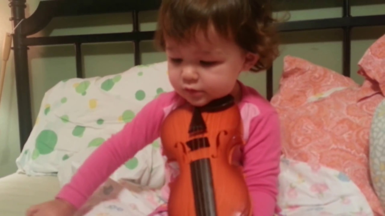 Toddler Singing & Playing Violin “Twinkle Twinkle Little Star” – 2 years old