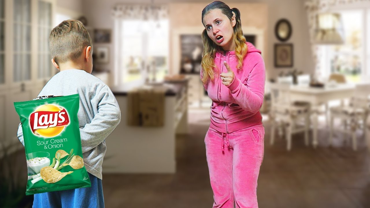 Johny Johny Yes Papa | Alex Fura Produse cand Ariana o Distrage | Kids Video Pentru Copii