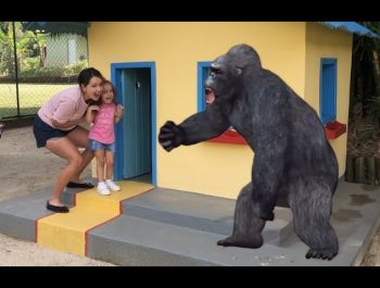 Kids and monkey, Johny Johny Yes Papa