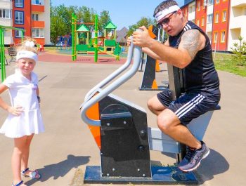 Nastya and Papa playing fun and doing sport