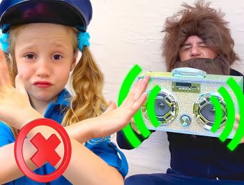 Nastya does a good deed for a homeless person| Useful Kids story